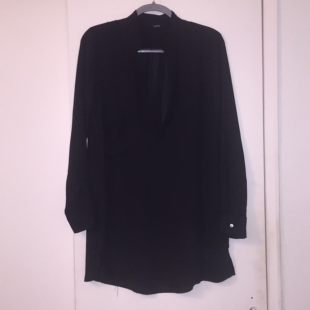 Oliviaceous Long sleeve black tunic blouse size small